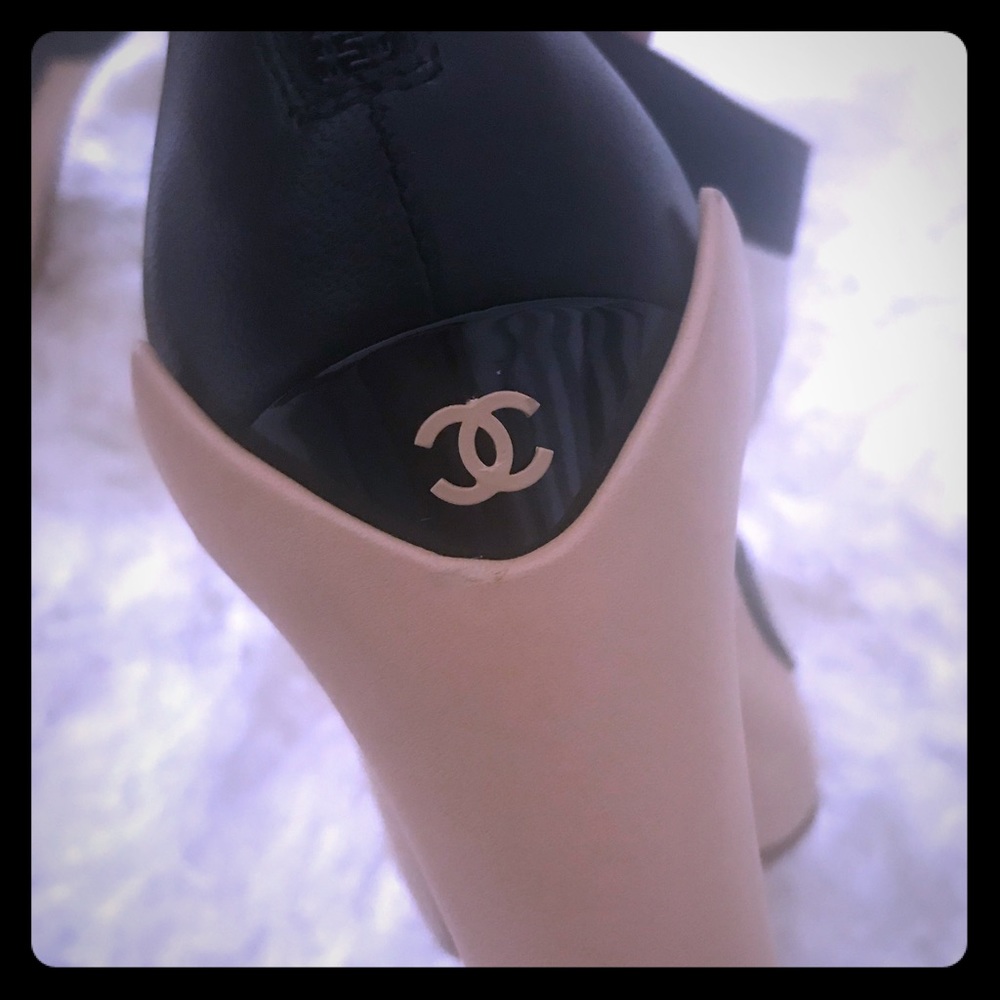 CHANEL booties fit more like 7🦋
